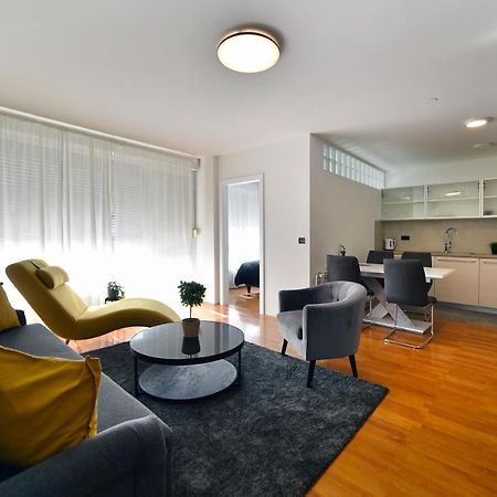 Lavir Apartment With Parking Загреб Екстериор снимка