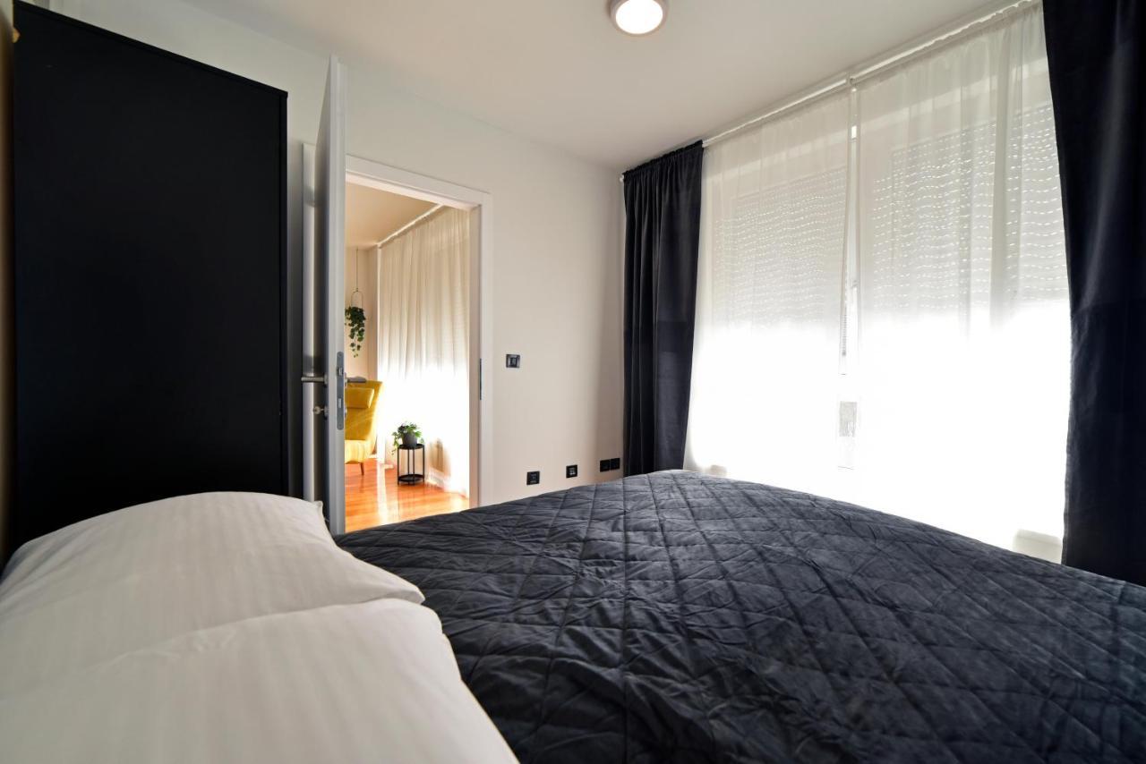 Lavir Apartment With Parking Загреб Екстериор снимка
