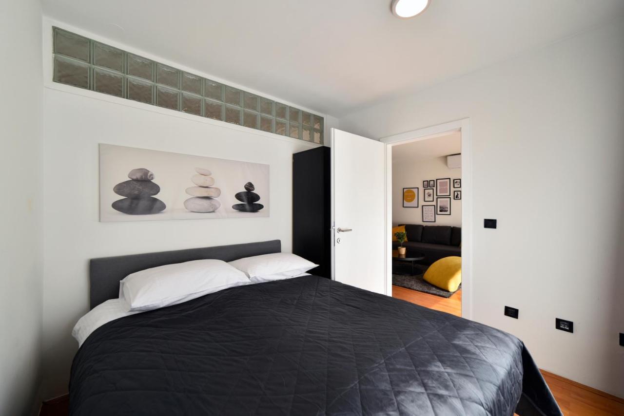 Lavir Apartment With Parking Загреб Екстериор снимка
