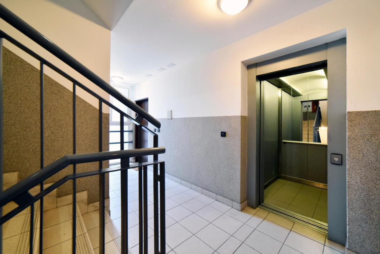 Lavir Apartment With Parking Загреб Екстериор снимка