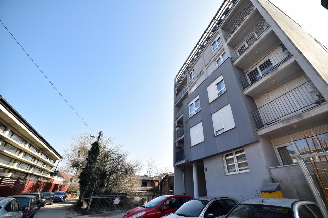 Lavir Apartment With Parking Загреб Екстериор снимка